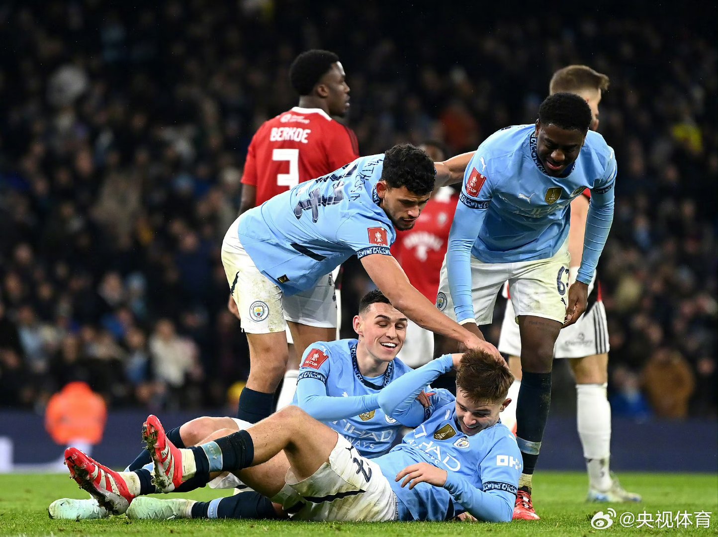 星空体育网页版-卡尔蒂斯防线稳固，力拼曼联全力拿分的简单介绍