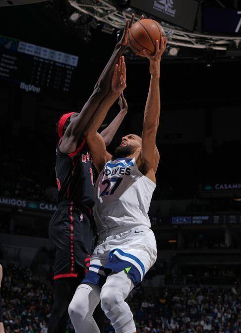 星空体育app下载地址-开拓者大胜活塞，取得六连胜！