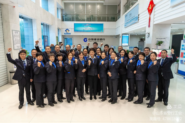 星空体育竞技-包含爵士全员贡献，均衡发挥全队士气高昂的词条