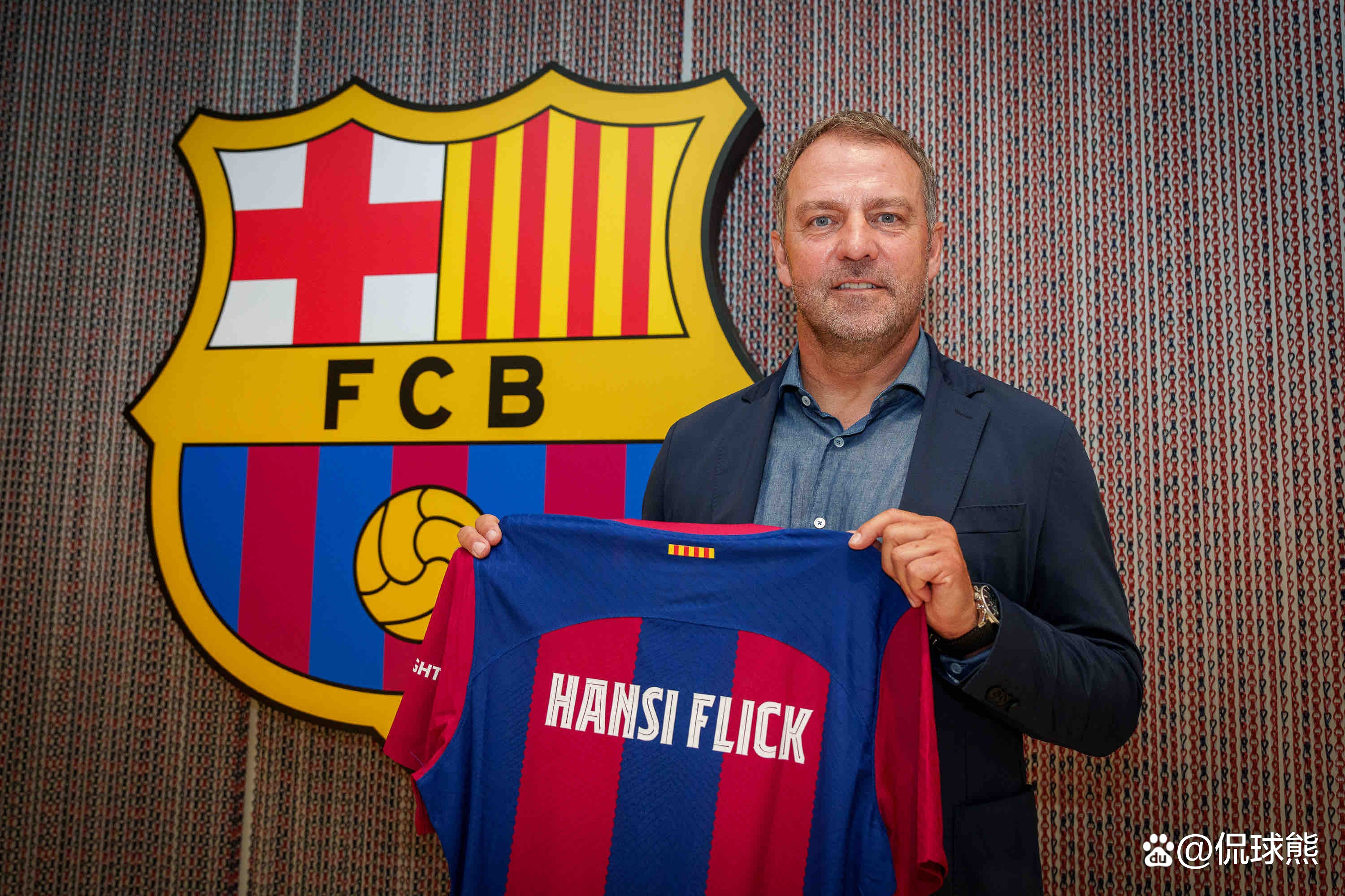 星空体育官网入口-巴萨两分领先，皇马或再次错失冠军