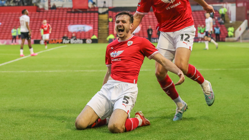 星空体育官网app-利兹联主场憾负巴恩斯利，保级压力增大的简单介绍