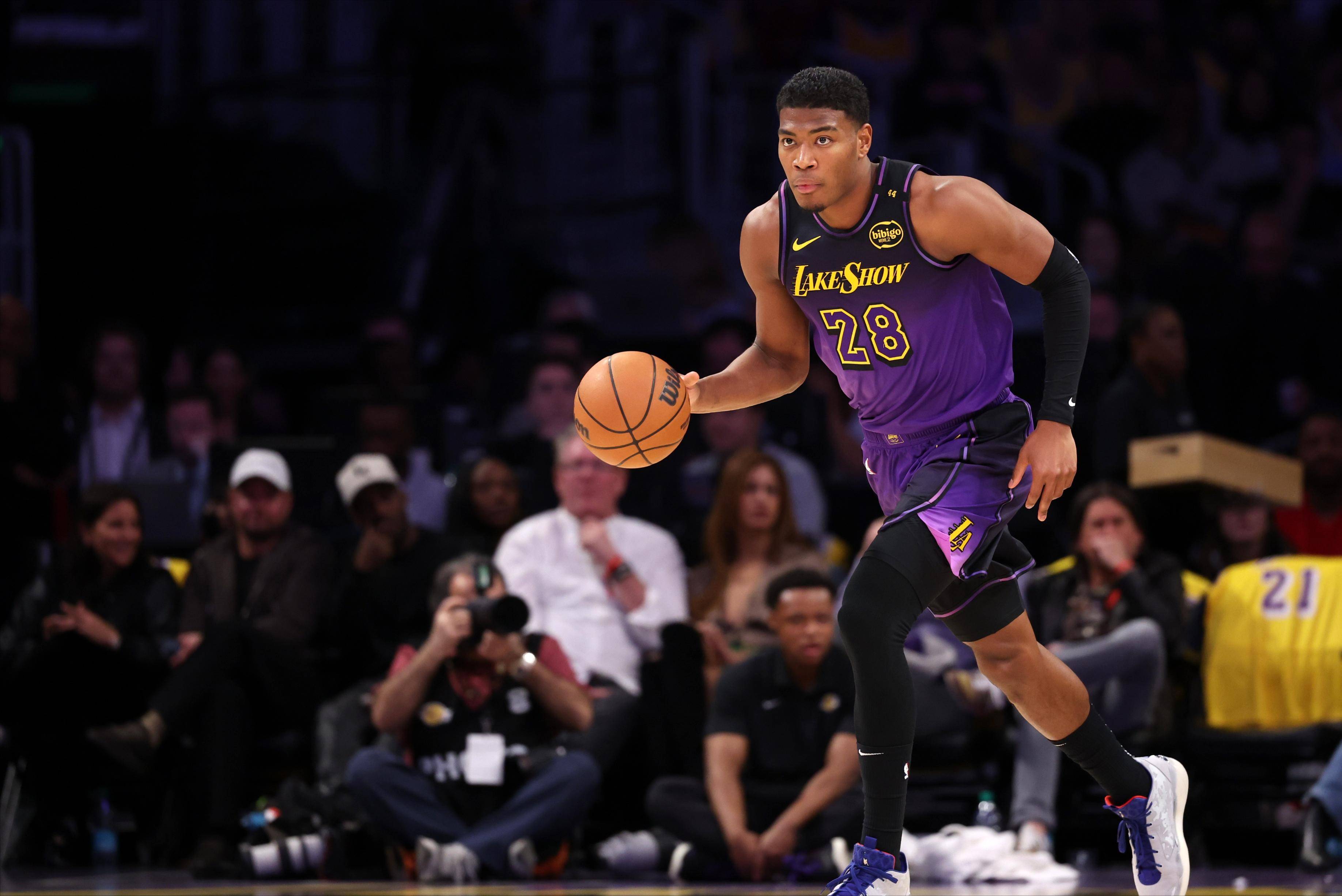 包含开拓者签下前湖人后卫，提升外线防守的词条