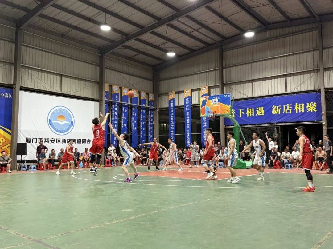 精彩对抗中球队实力尽显，角逐激烈