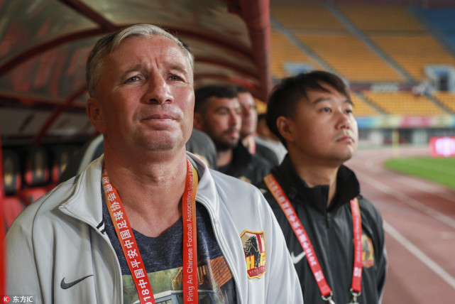 包含都灵客场大败，保级形势雪上加霜的词条