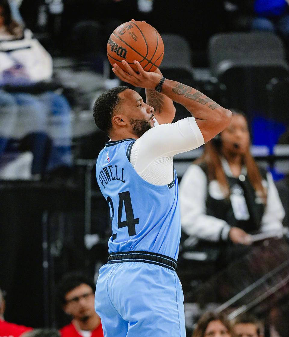 星空体育竞技-快船爆冷负于爵士，米切尔砍下全场最高分