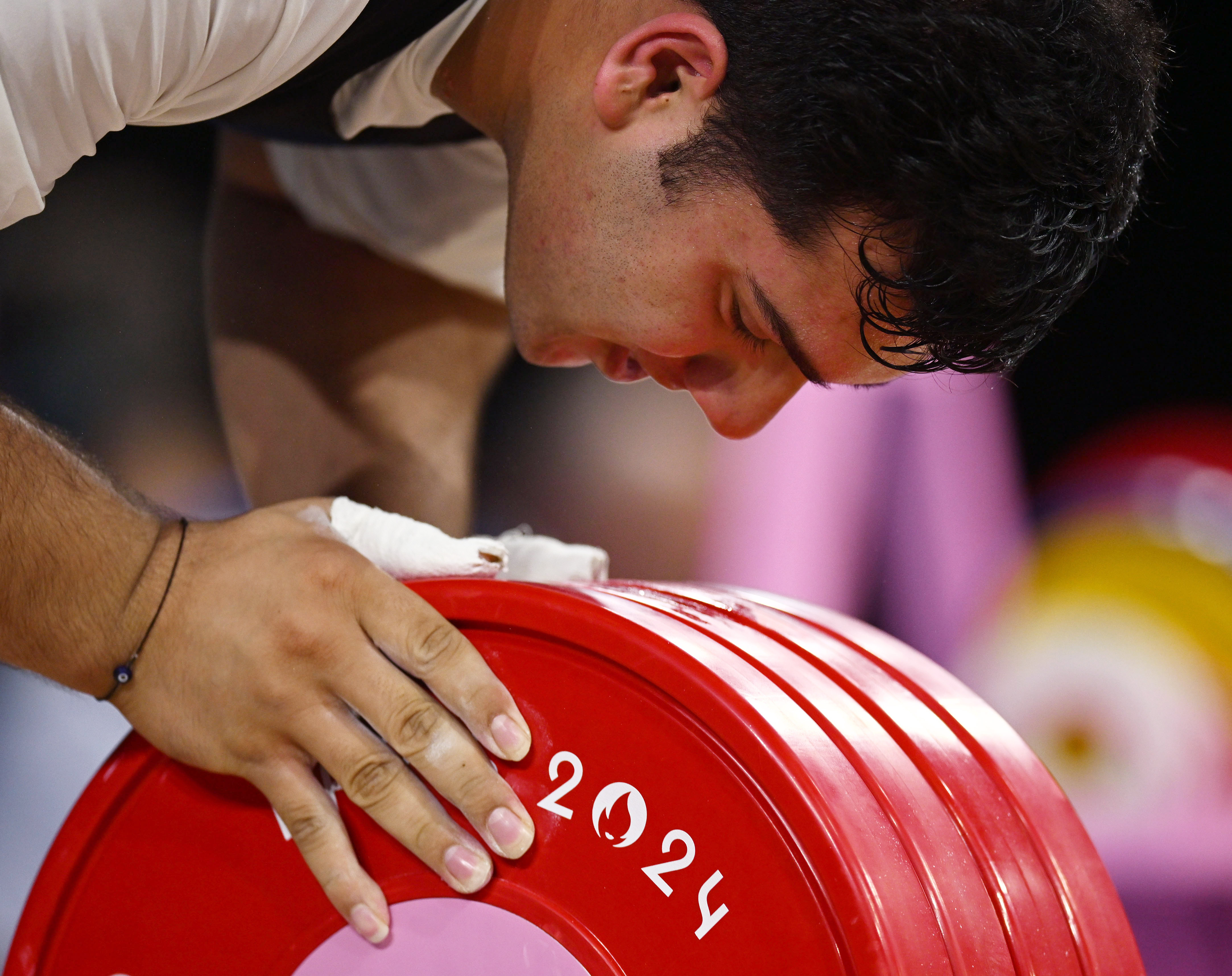 巴西选手在举重比赛中获得铜牌 巴西选手在举重比赛中获得铜牌