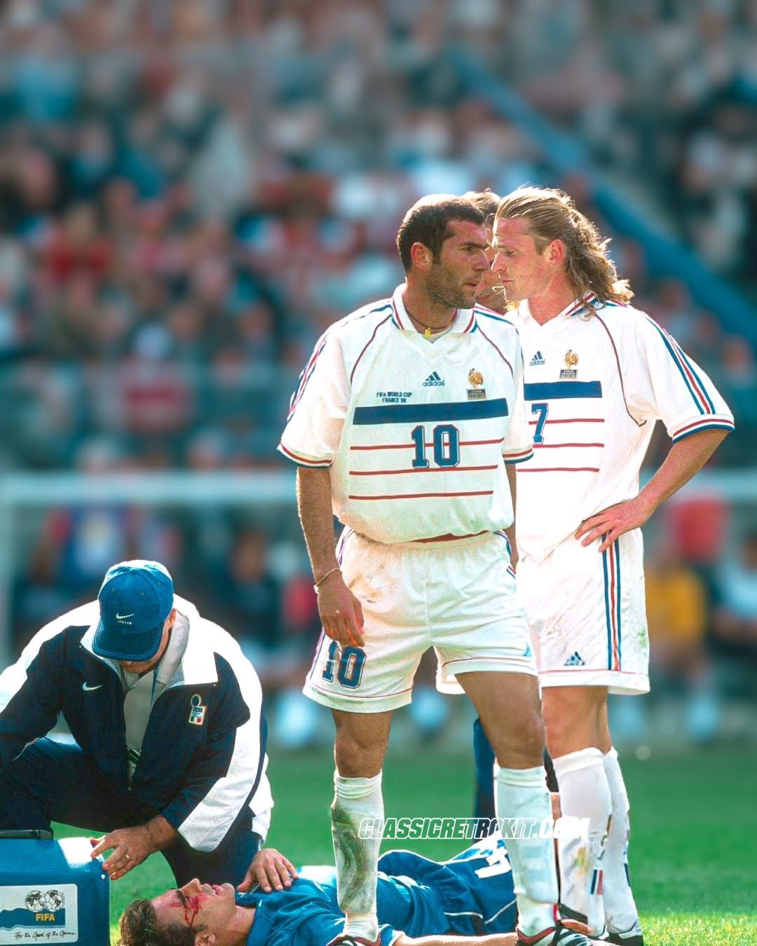 包含意大利大胜法国，闯入欧洲足球精英联赛半决赛的词条