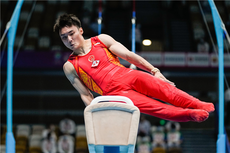 星空体育注册-美国男子体操选手稳获银牌，实力强劲