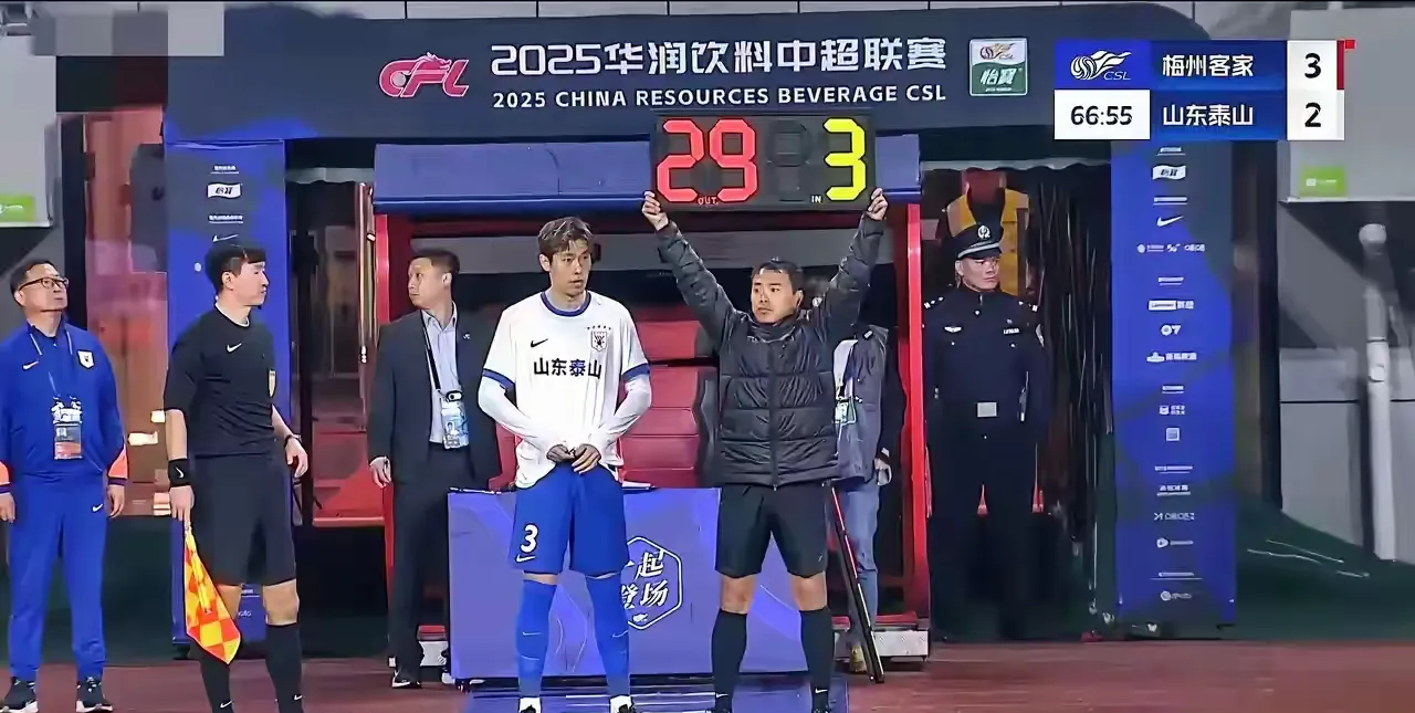 带伤上场表现出色,球员拼尽全力的简单介绍 带伤上场表现出色,球员拼尽全力的简单介绍